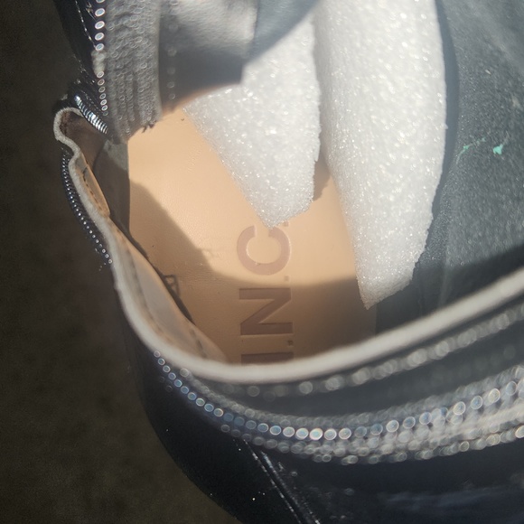 Boots - Picture 4 of 5